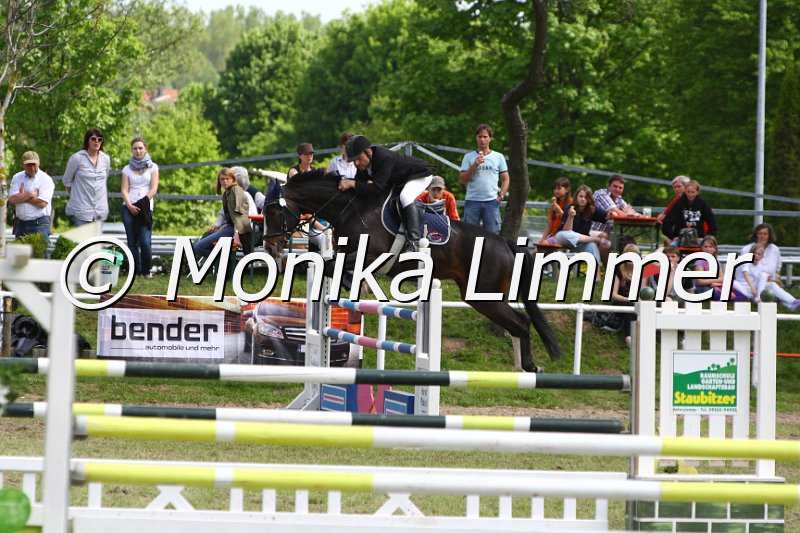 005M7063__M Springen x.JPG